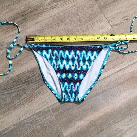 Kenneth Cole beaded bikini bottom. New - Picture 4 of 6